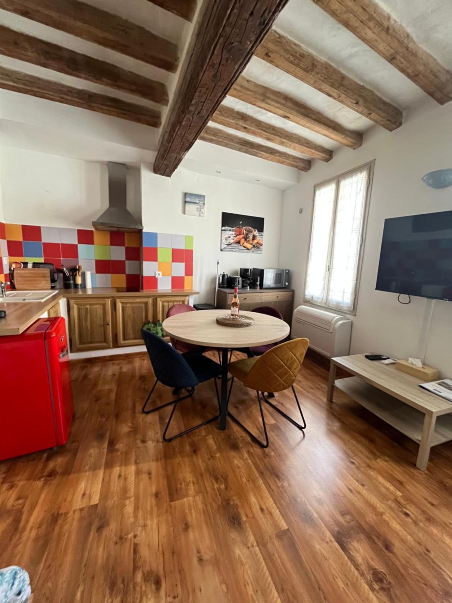 Logement Studio Avec Vue Sur Le Centre Historique Л'Іль-сюр-ла-Сорг Екстер'єр фото